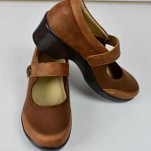 Alegria Shoe Size 7.5-8 (Euro 38)